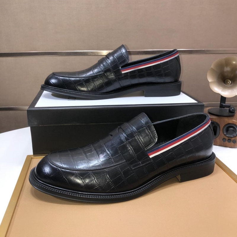 G*u*i leather shoes